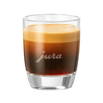JURA Sada pohárov na espresso 2 ks (71451) — číre poháre s espresom a jemnou penou, na skle logo JURA